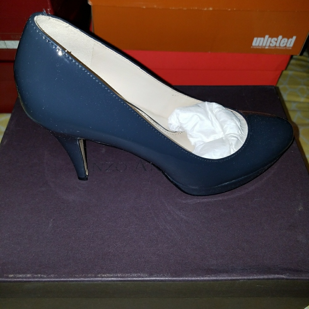 Heels - Picture 2 of 3